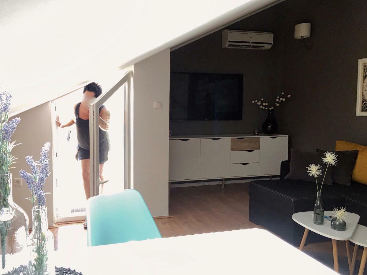 Sunset Hill Apartment ซาดาร์ ภายนอก รูปภาพ
